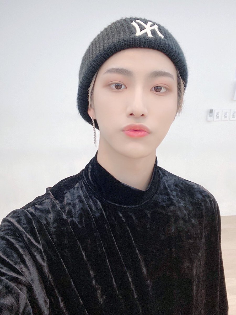 [#성화] 에이티니! 콘서트 연습하고 있는 성화입니당~ 혹시 에이티니도 콘서트를 위해 준비하고 있는 게 계신가욤?~🤗
#Ready_for_PORTOFCALL #2_years_with_ATEEZ #ATEEZ #에이티즈