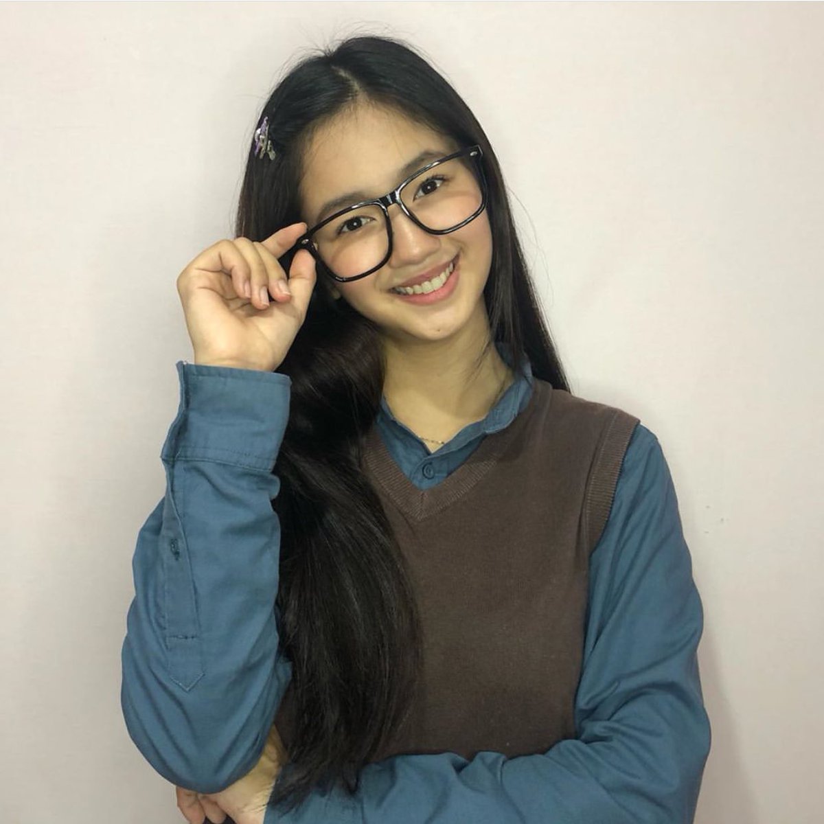 OfficialMaidens's tweet photo. Our TFBBAM Girls, everyone.

Candice Gonzales
DJ Zari
Tiffany Chua
Stacey Chua 

THANK YOU TFBBAM TEAM https://t.co/m0OT0nu0oy