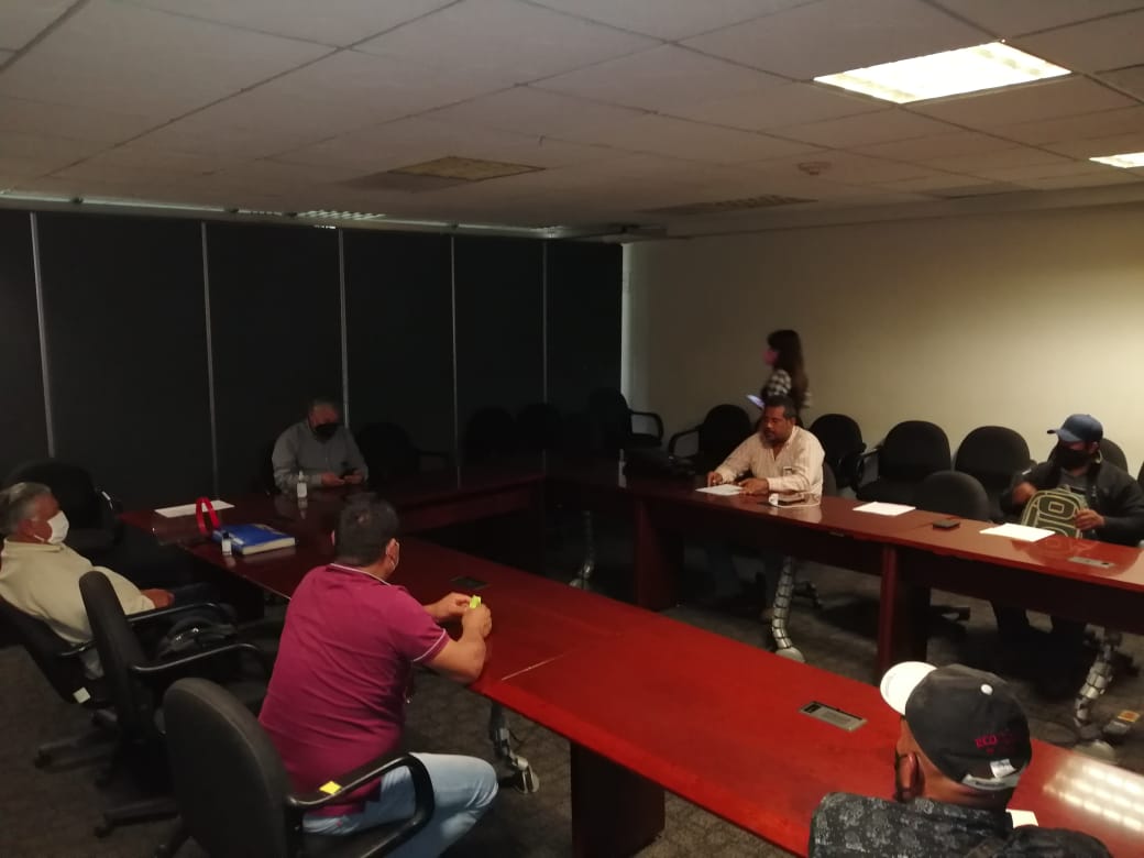 ComiteUgocp's tweet photo. seguiremos trabajando a favor de nuestras comunidades exigiendo sus derechos. #EnriqueGonzalezRojas #UnionGeneralObreroCampesinaYPopularUGocp #EntregandoGeneramosResultados #UGOCP #Oaxaca https://t.co/q9obLAOD7E