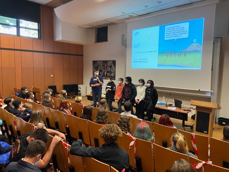 ac_orleanstours's tweet photo. Les #interCVL départementaux battent leur plein ! Les nouveaux élus #CVL se rencontrent pour préparer les élections du Conseil académique de vie lycéenne. De belles perspectives de projets et de nombreuses candidatures. Le 27 novembre, votez pour la #VieLycéenne ! https://t.co/G3q4QKe3qO