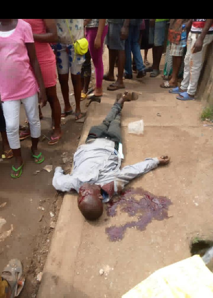 stevezyyyy's tweet photo. Retweet with all your life, they jst kill someone #EndSARS https://t.co/s5ueiX7GBl