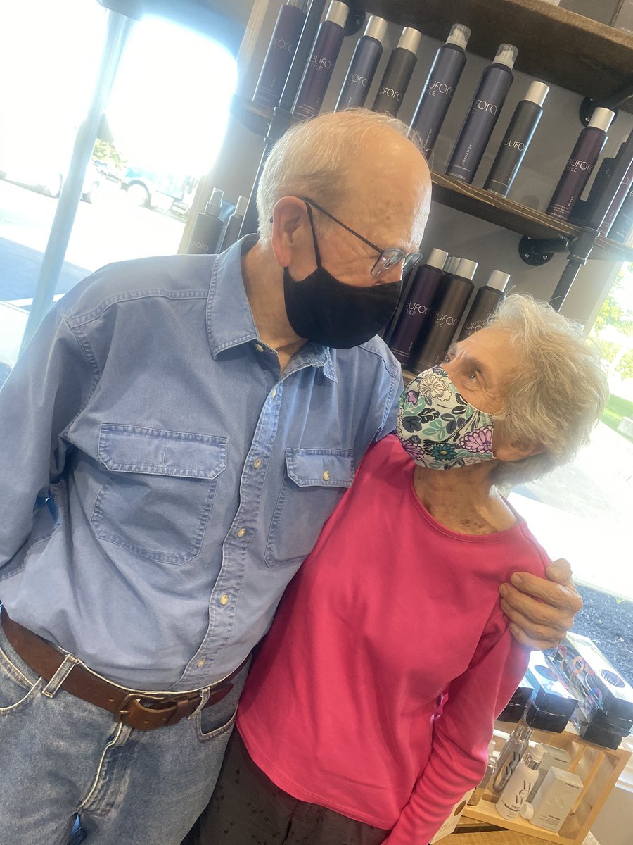 ABetterWayHair1's tweet photo. This beautiful couple traveled together to see me 💞
My heart is so full, I love my people ! 

#mypeople #myclientsarethebest #thankyouclients #couplegoals #travelingcouple #goingsilver #abetterwayattaras #gainesvillehairstylist https://t.co/TXioRair8h