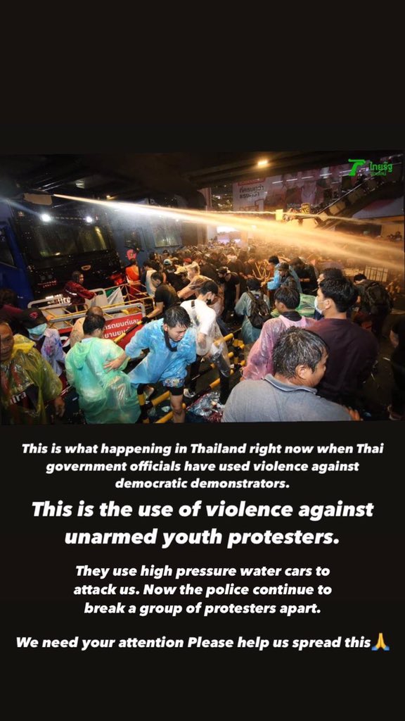 offgun_family's tweet photo. To my international followers, Please help us spread out about #WhatsHappeningInThailand 
This is the use of violence against unarmed youth protesters.
We truly appreciate your help. https://t.co/45JKjzd3vH