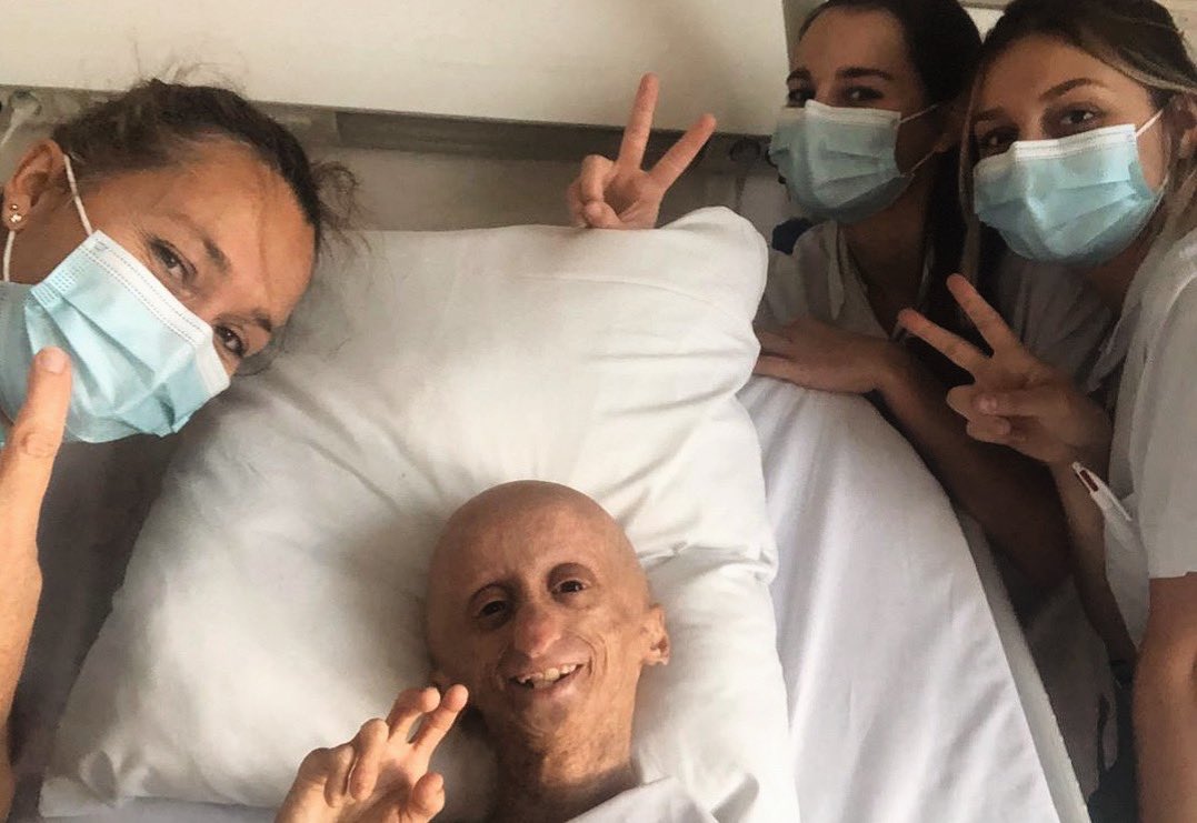 YetW_'s tweet photo. Repose en paix Rania 🙏
Tu resteras dans nos pensées et un exemple et une leçon de courage pour nous tous pour toujours .. 💫 https://t.co/YKkKFuV2un
