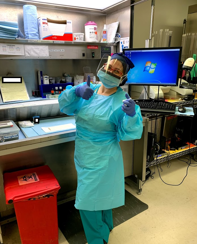 LHPathology's tweet photo. Our PGY3 Bea getting ready for a fun day of grossing.

🔪🔪

#PathTwitter #matching2020 

@DrSteinberg https://t.co/3o15nDBPG4