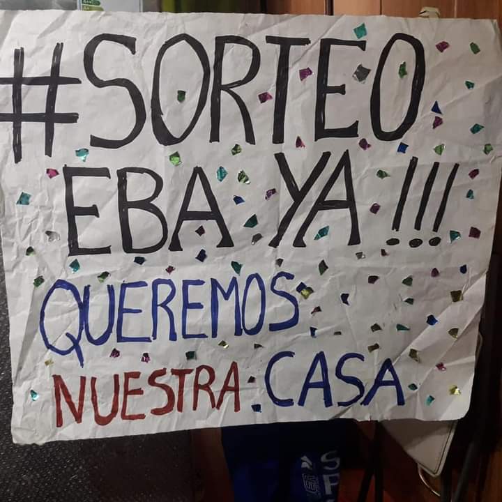 Más de 1000 #seleccionadosEBA  esperan hace año y medio el sorteo de <a href="/Procrear/">Procrear</a> Ahora el <a href="/IVCBuenosAires/">IVC</a>  dice que depende de la disponibilidad de viviendas que el Nación <a href="/MariaEBielsaOk/">María Eugenia Bielsa</a>  libere!? Por favor! Ustedes lo saben cuántos somos! Activen!
#QueremosNuestraCasa