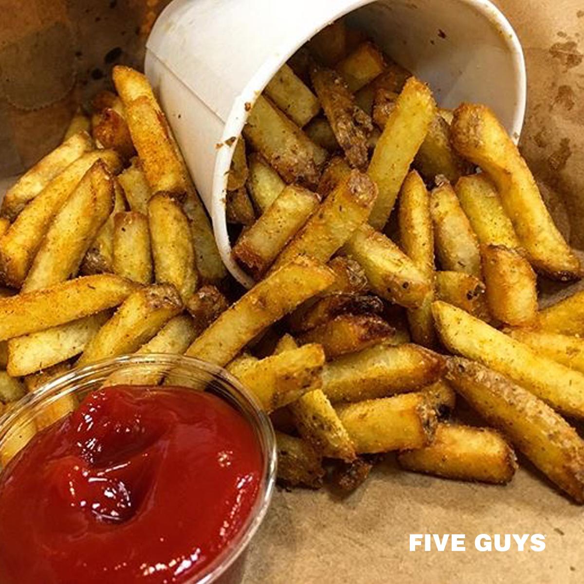 It’s a good day to get your hands on Five Guys Fries 

إنه يوم جيد لطلب بطاطا مقلية من فايف جايز