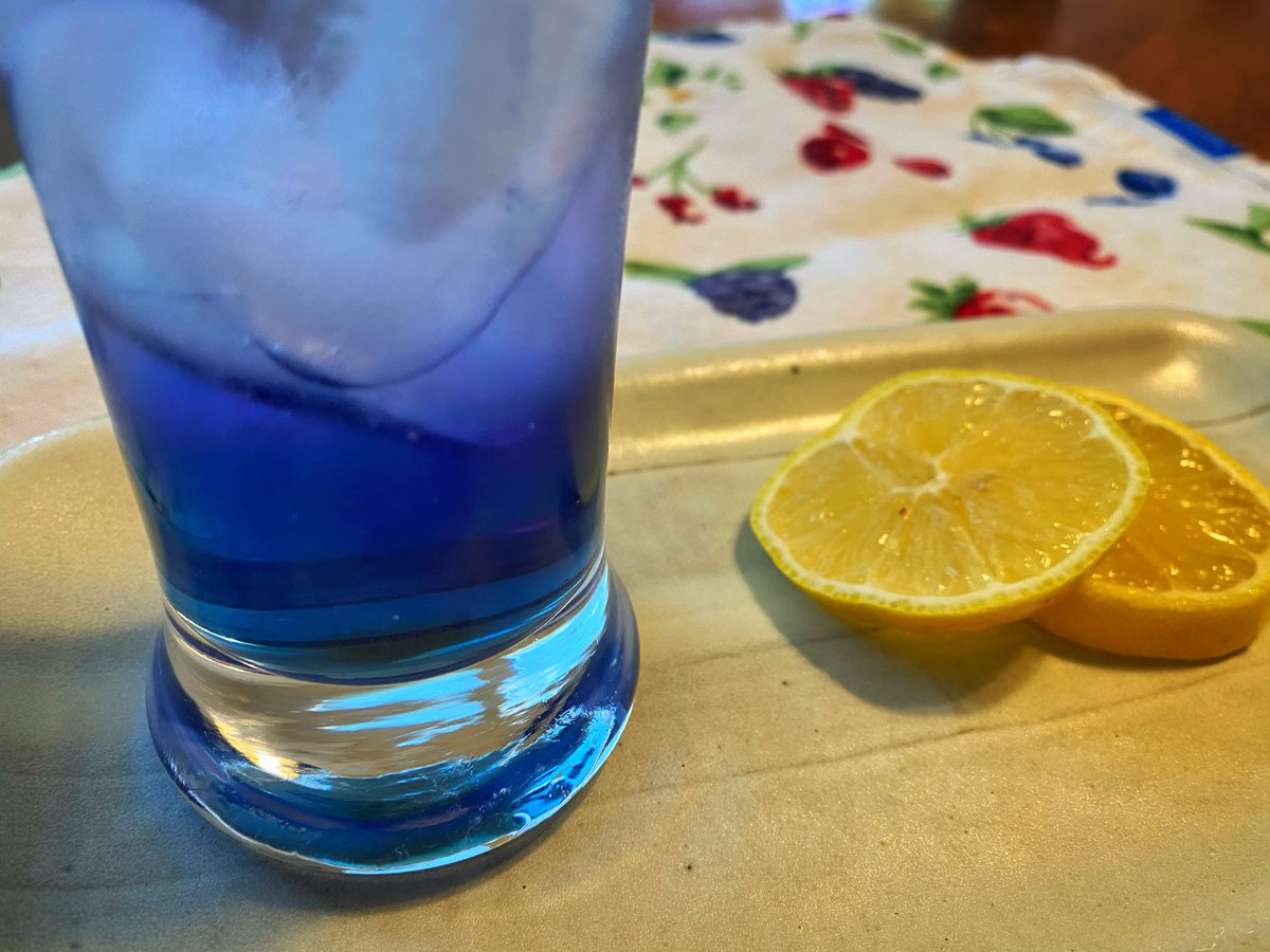 Once brewed, this tea turns the water a brilliant deep blue, like an ocean in a glass. However, if you change the PH level by adding a bit of lemon or lime juice then the sapphire tea turns to amethyst.