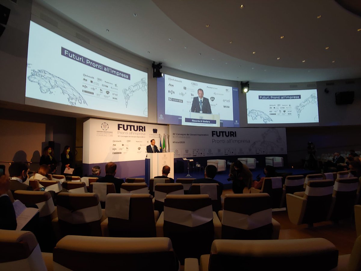 Per ogni euro speso in educazione, l’Italia ne spende 3 e mezzo in pensioni. Per ogni euro speso in università, 44 vanno in pensioni. 
Rovesciamo la tendenza di un paese che invecchia: Next Generation EU deve avere come assoluta priorità la next Generation dell’Italia #Futuri2020