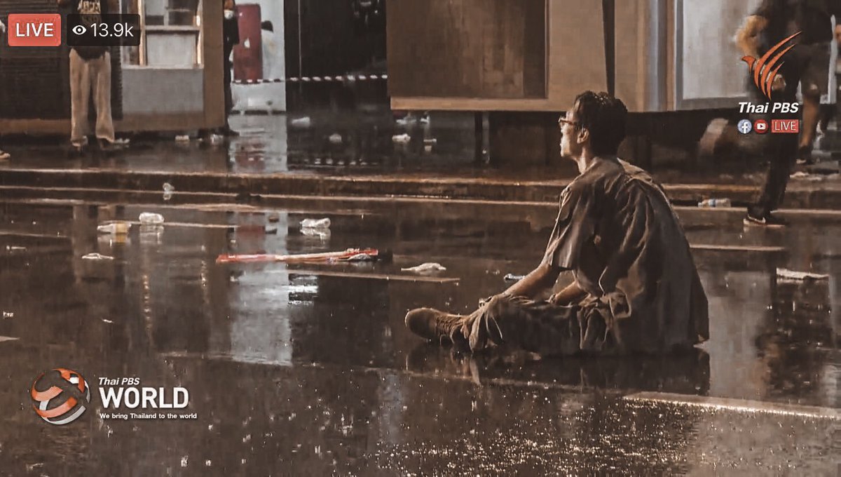 baekdoracute's tweet photo. 🙏🏻อย่าเพิกเฉย🙏🏻

ช่วยกันแชร์สิ่งเหล่านี้ไปให้มากที่สุดเท่าที่จะทำได้ ตอนนี้เสียงของทุกคนมีค่ามาก อย่าปล่อยผ่านอะไรที่ไม่ถูกต้องเหล่านี้เพียงเพราะคำว่าไม่อยากยุ่งการเมืองอีกเลย มันมาไกลมากกว่านั้นแล้ว มาช่วยกันเถอะทุกคน‼️
#whatishappeninginthailand
#16ตุลาไปแยกปทุมวัน​ #ม็อบ16ตุลา https://t.co/COUpOLB9Zk