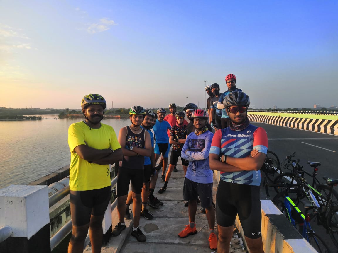 Kesavan205's tweet photo. Ride to Muttukadu Boat House with @chennaicyclists 

#wetoosharetheroad
#Cycles4Change
#Commutebicycle
#ResetChennaiWithCycling
#Chennaicyclists https://t.co/LV4Jxj0C1Q