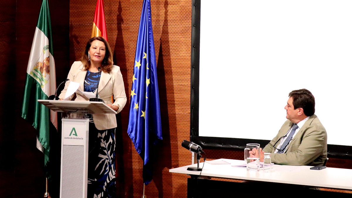AgriculturAnd's tweet photo. 🫒 #Andalucía producirá 1,3 millones de toneladas de #AceiteDeOliva en 2⃣0⃣2⃣0⃣-2⃣0⃣2⃣1⃣

✅ @CarmenCrespoPP anuncia una campaña de promoción basada el carácter saludable 💚 de este alimento

Noticia 👉🏻 https://t.co/7WW97hG7cj

Resumen del primer aforo 👉🏻 https://t.co/ncefzseeo9 https://t.co/2hnQUpxn18