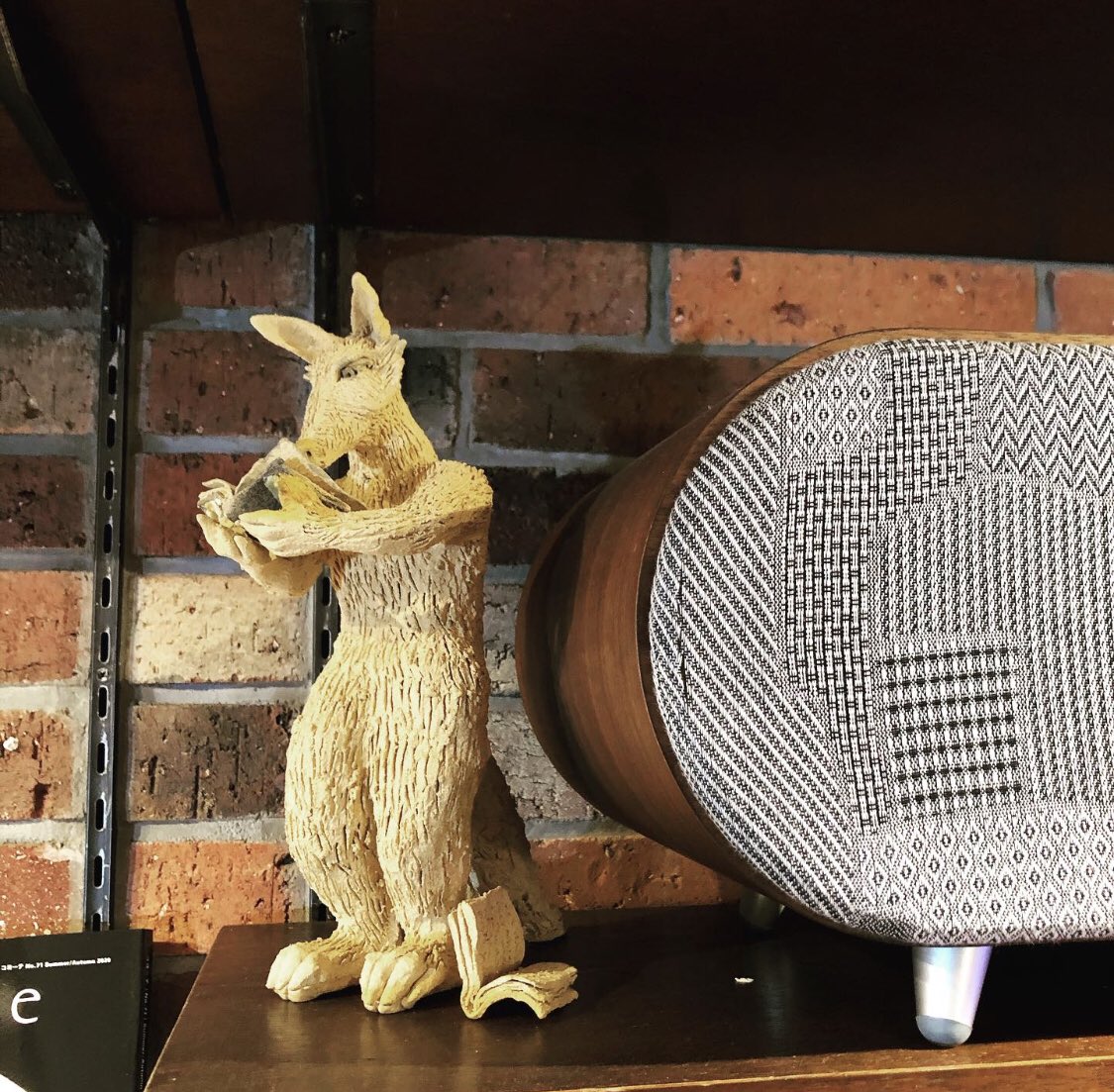 team_kanji's tweet image. 今日はこのようなチャーミングなオブジェがあるカフェで取材でした。明日はテレビ「題名のない音楽会」からラジオ「NATURE OF TIME」をお楽しみに。生の石丸は、明日一日、スタジオで収録です。石丸マネ
#石丸幹二
#題名のない音楽会
#NATUREOFTIME