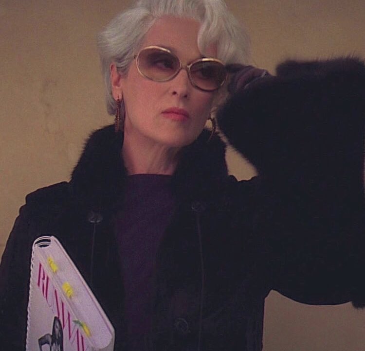 Riry Louise ミランダのおなじみサングラス マンマ ミーア のマネーマネーマネーのシーンでドナがかけてるの これ 同じなの ミランダとドナって真逆なキャラだからなかなか気付きにくいんだけど このファンが観たら嬉しくなるメリル遊び心