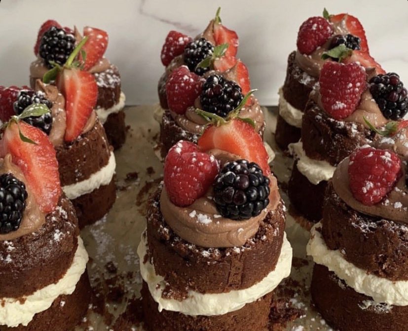 WHGSSixthForm's tweet photo. A great photo to round off National Baking Week… One of our extremely talented students created these mouthwatering treats 🍓 🍫 🧁 #WHGS #sixthform #nationalbakingweek #talented #futurebakeoffwinner #haveagreatweekend https://t.co/D22w4bGQ5w