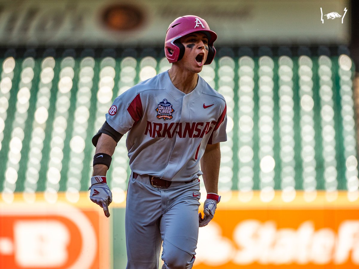 Razorback Baseball On Twitter It S Been 219 Long Days Since We Ve Been Able To Say This Takes Deep Breath Before Screaming ð—›ð—¢ð—šð—¦ ð—£ð—Ÿð—