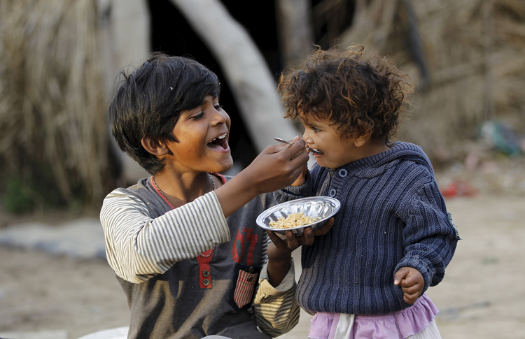 thetrappedminds's tweet photo. To have abundance, appreciate what you have with great love and share your possessions with joy! 
@Rizq_Sharefood
#SharingFriday
#WorldFoodDay https://t.co/Ir776x0m5i