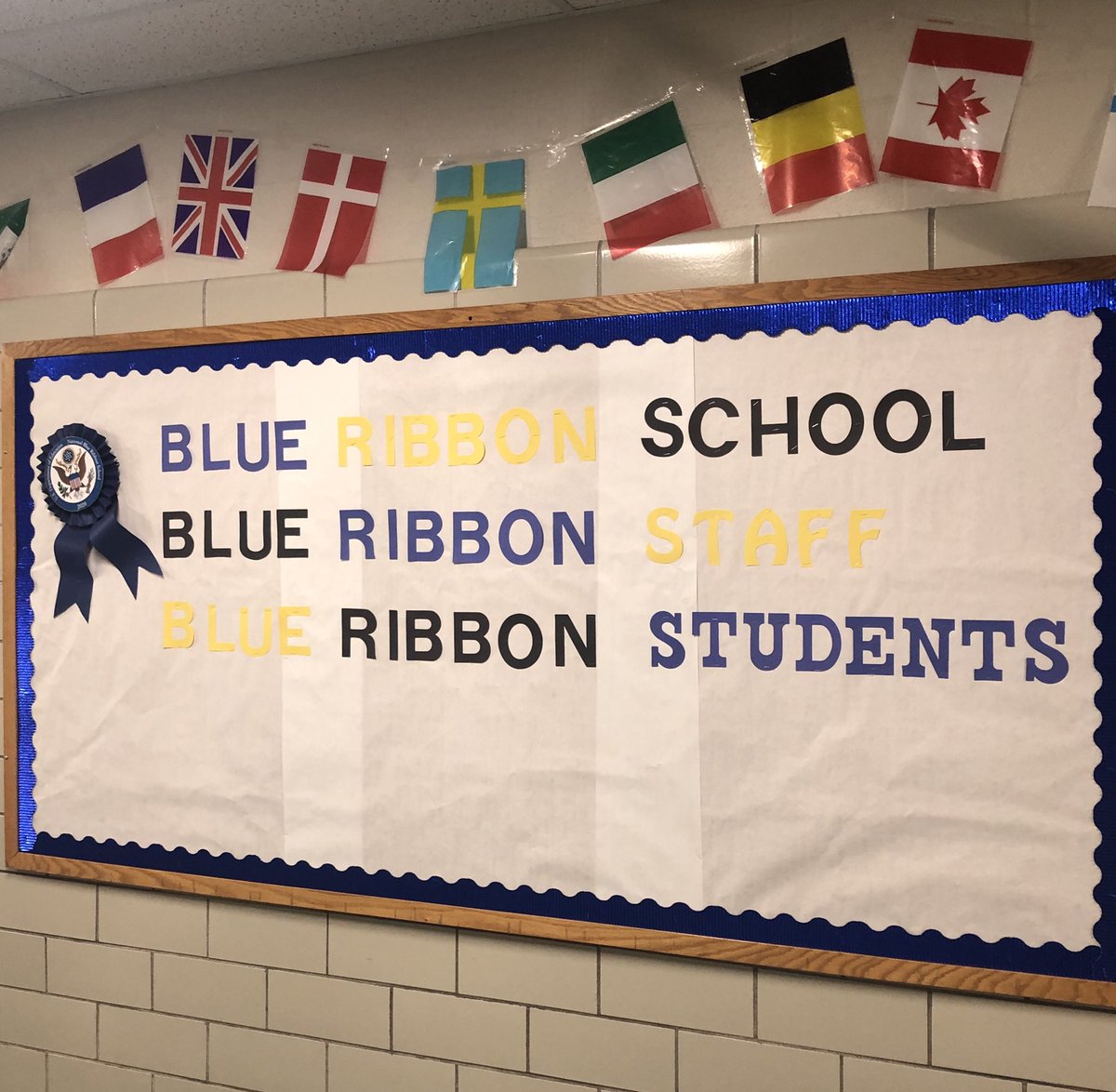 BergerElizabet2's tweet photo. @TwiningSchool is a Blue Ribbon School! https://t.co/79kpEVUb8y
