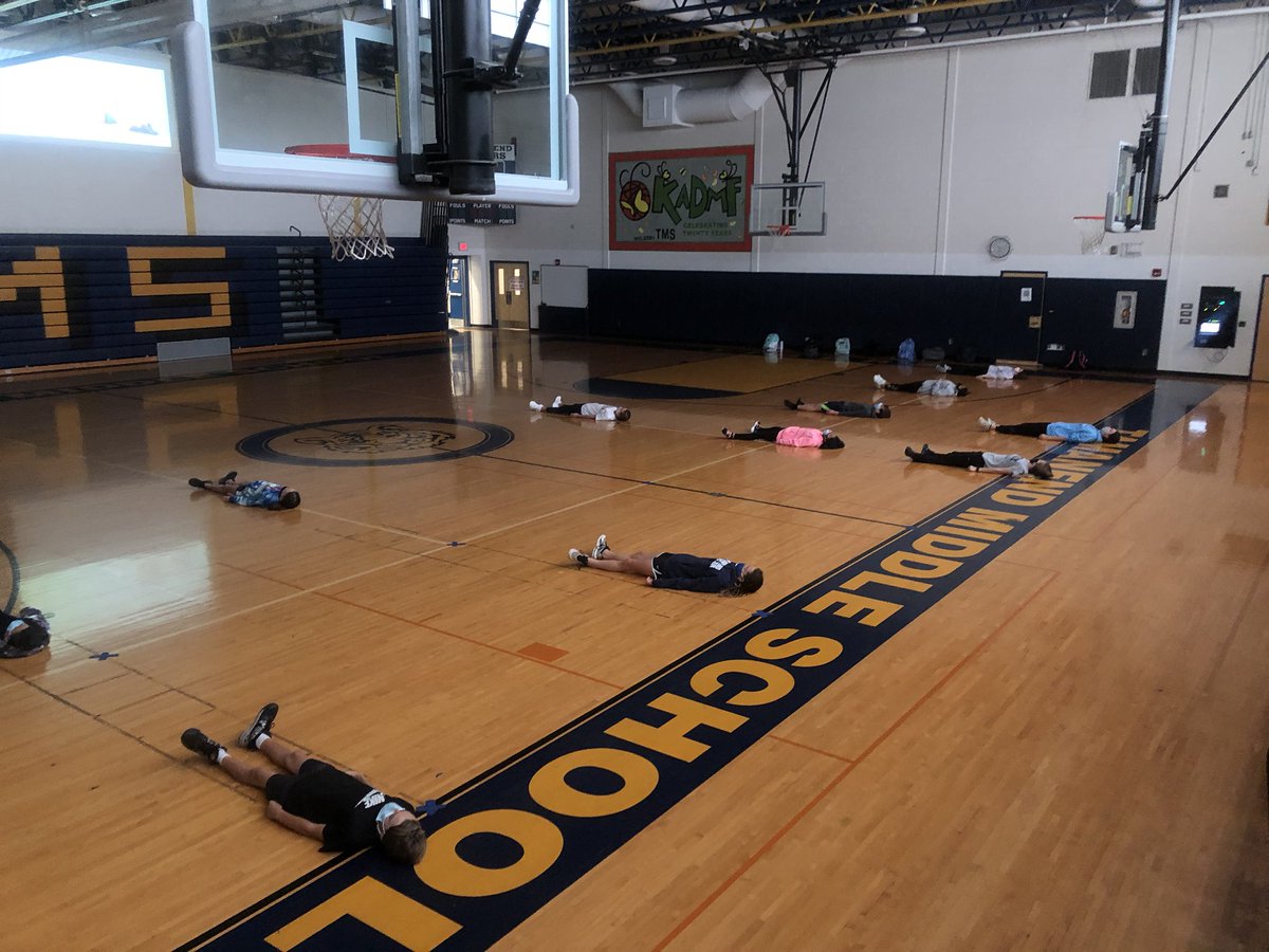 Nothing like some Friday yoga ending in Shavasana 🙏🏼