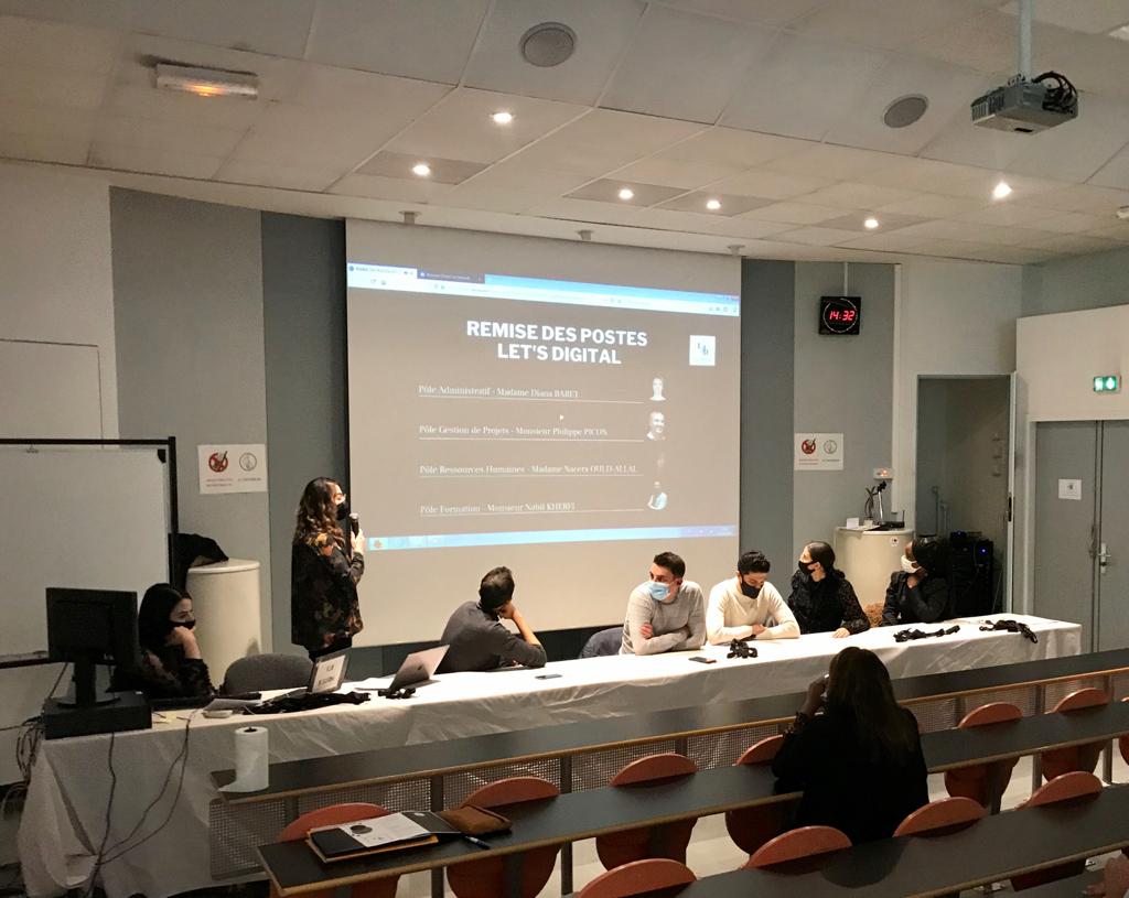 PPicon_Lyon's tweet photo. BTS SAM Louise Labé
A l'issue d'un processus d'un mois et demi, les nouveaux embauchés de Let'Digital  (BTS 1) ont été mis à l'honneur et regroupés avec les anciens salariés (BTS 2) lors d'une cérémonie.
#btssam #BTS_SAM @Ecogestlyon @EcoGestionAct #EconomieGestion @dfielyon https://t.co/pry1Oc0ENV