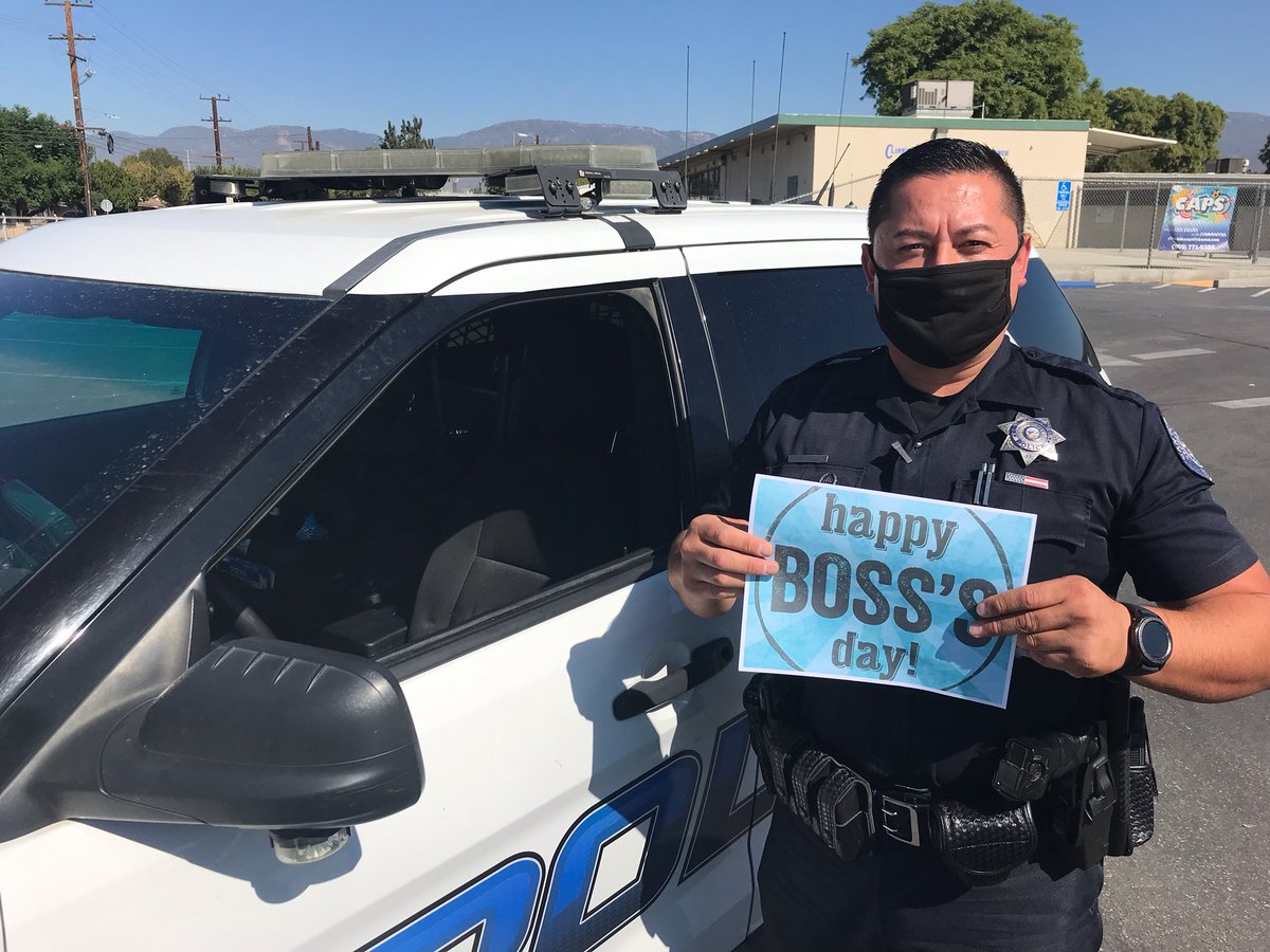 SBCUSDPOLICE's tweet image. Today, our #DistrictPoliceTeam would like to wish our #Boss Chief @SBSPDjpaulino a #HappyBossDay &amp;amp; thank him for his #Leadership for serving with honor, distinction, and pride while showing compassion for others! #WeLoveOurChief
