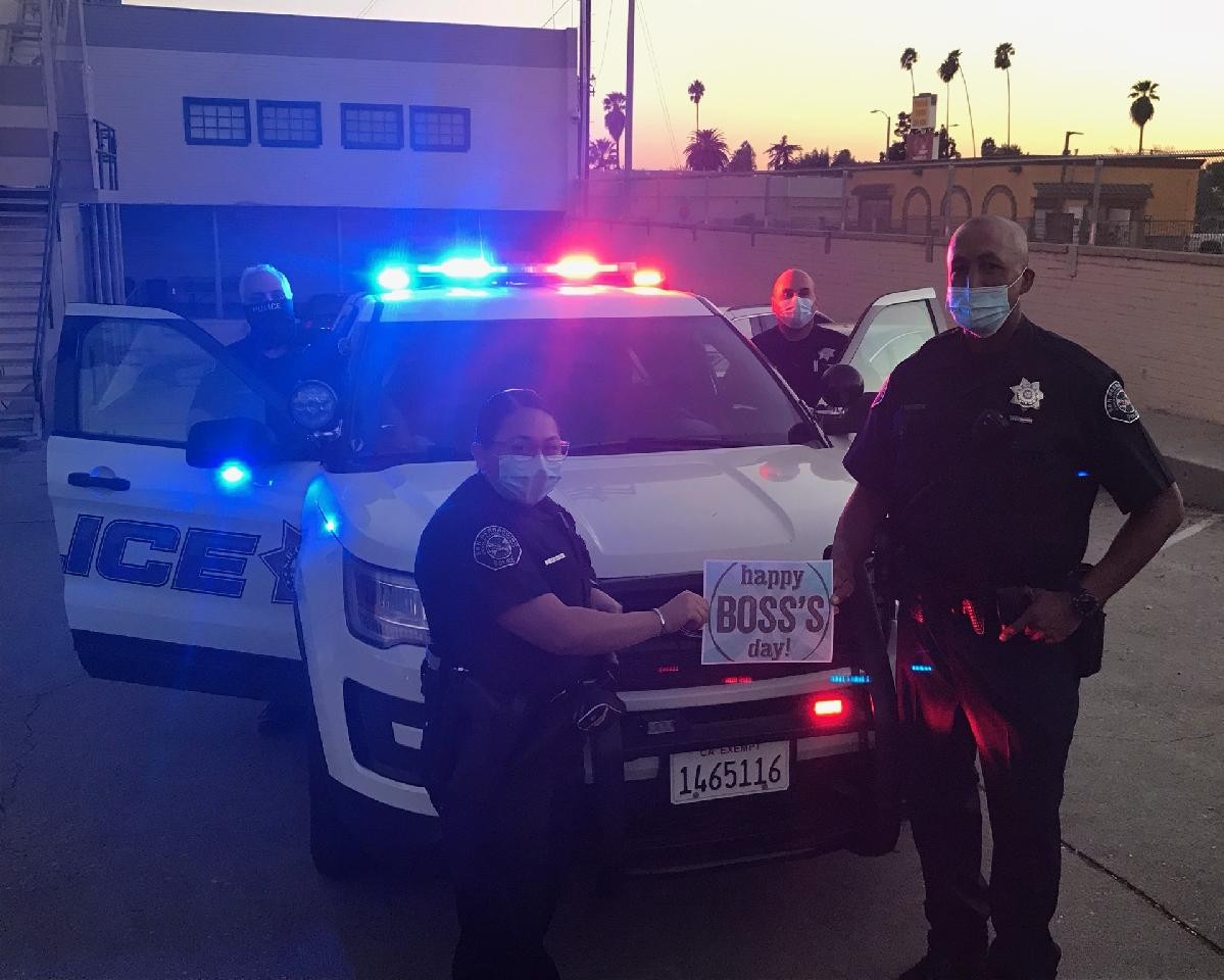 SBCUSDPOLICE's tweet image. Today, our #DistrictPoliceTeam would like to wish our #Boss Chief @SBSPDjpaulino a #HappyBossDay &amp;amp; thank him for his #Leadership for serving with honor, distinction, and pride while showing compassion for others! #WeLoveOurChief