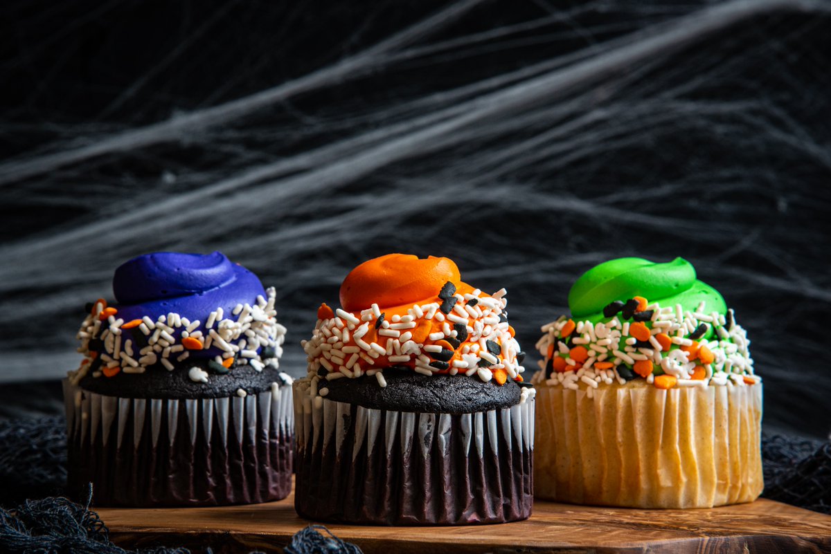 Spook-tacular Halloween treats are now available at the Sweet Shop! 🎃 Get these deliciously festive sweets at your local 4R now thru Oct. 31. https://t.co/ZhVYDqM4tO