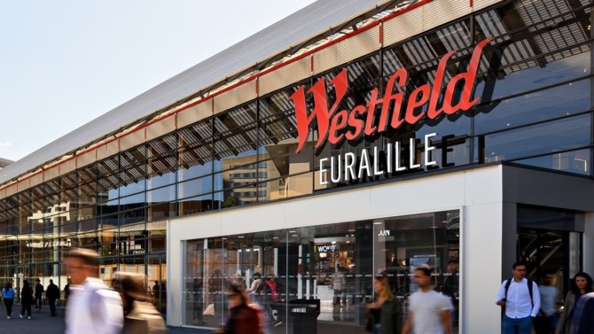 Un consortium d’investisseurs mené par Léon Bressler et Xavier Niel s’oppose frontalement à la stratégie des dirigeants d’Unibail-Rodamco-Westfield. Un bras de fer qui a pour toile de fond l’opération Westfield, lancée fin 2017. Flashback. magazine-decideurs.com/news/l-operati…