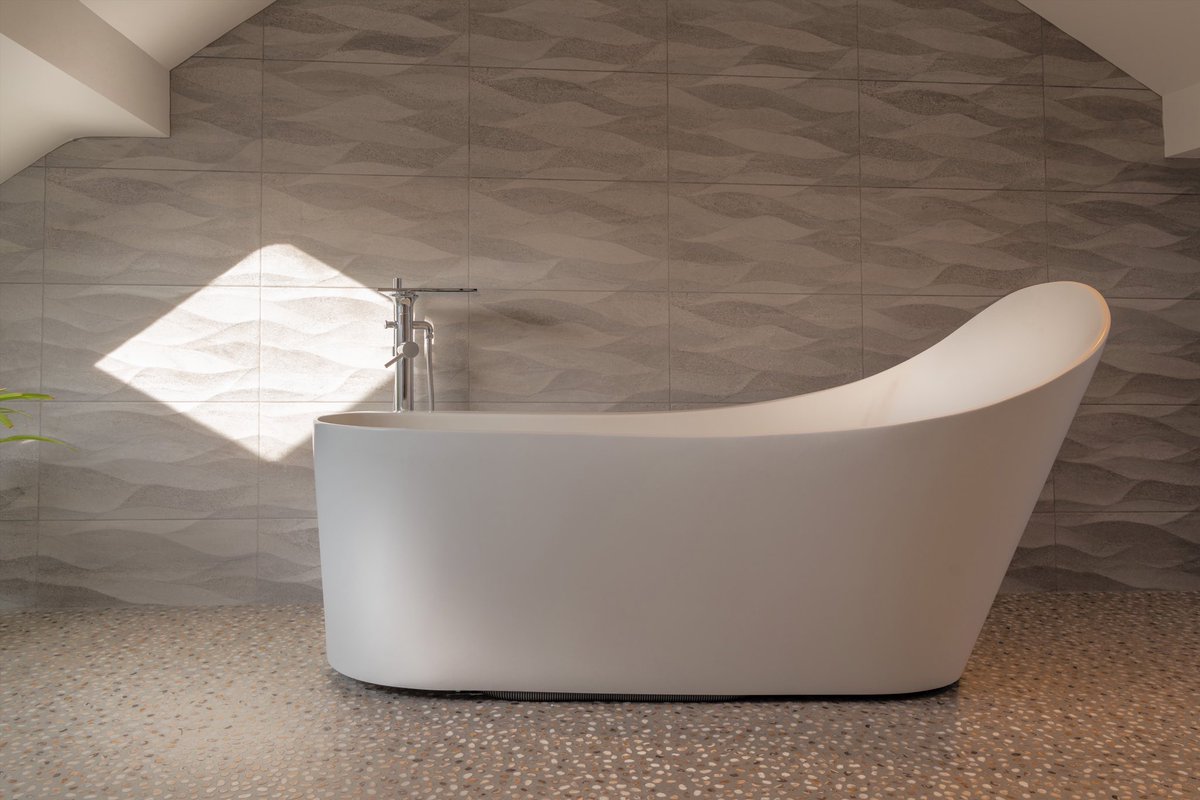 Don’t you just love this beautiful Swiss slipper bath we installed in one of our renovation projects. We were able to crane it in through the roof and work around it until the bathroom was ready to fit. #homedecor #interiordesign #newbuild
