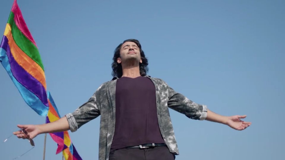 Tiasha801's tweet photo. Yeh mod fir mile na mile
Udd ke dekh le
Aa hawa se ishq kar 
Udd ke dekh le..

Abir &amp; his shayaris are ❤❤
#EvergreenShaheerAsAbir https://t.co/a58dztLnQZ