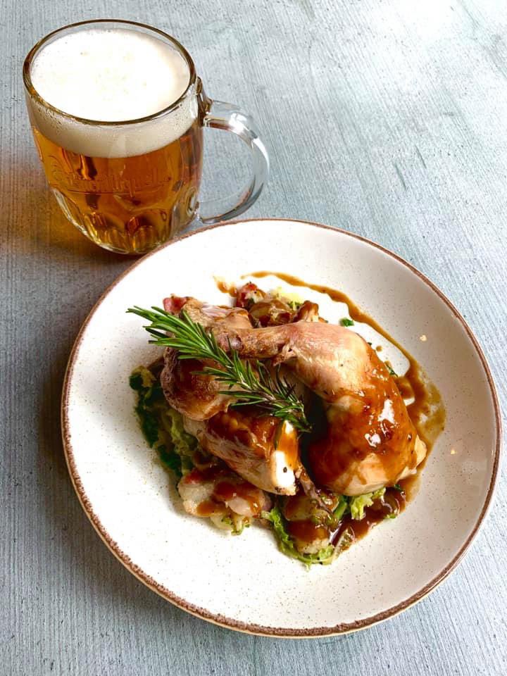 Why not try one of our new winter warming dishes paired perfectly with a pint of pilsner..
one pan chicken.. roasted leg thigh and breast, Savoy cabbage, peas, new potatoes, pancetta and chefs bone marrow gravy
#newmenu #No1canalstreet #canalstreet #foodie #pilsner