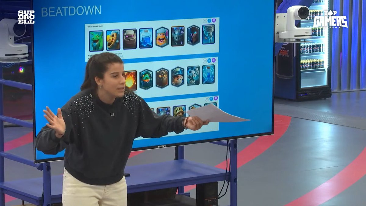 RoyaleAPI's tweet image. 👀 Our site and images are being used as teaching materials by @Carlotadesolis in @TopGamersA 😍 youtu.be/UU9fKcIKUws #ClashRoyale
