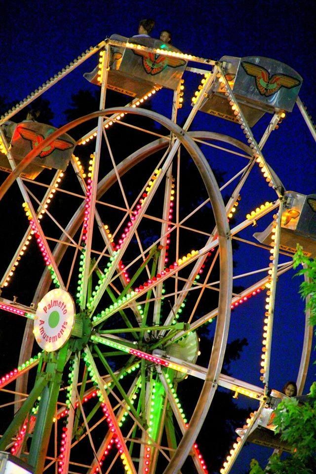 DarlingtonChamb's tweet photo. Just one of the carnival rides by #PalmettoAmusements, we'll have at Fright Fest 2020, Saturday, Oct. 31st starting at 2 PM and going until 7:30 PM with a SPOOKTACULAR Fireworks 🎆Display by #StarfirePyrotechnics! Who is ready to ride? #frightfest2020 👻 https://t.co/3qfWnRMjCx