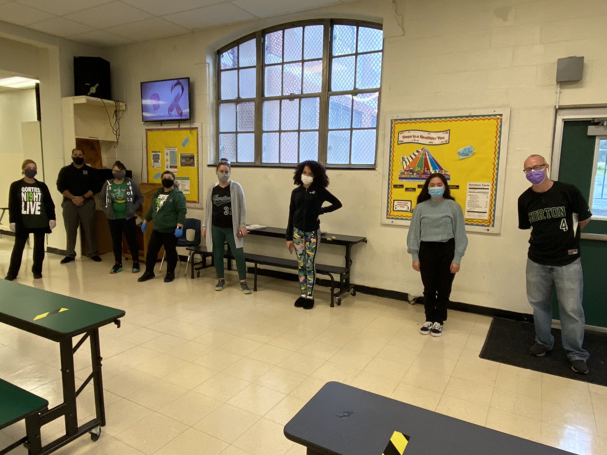 GhsSmart's tweet photo. On Friday’s, we g💚 GREEN @GortonHS ! @Gorton2024 @MrMoralesAP @RcollinsJudon @quezada1229 @nsotoghs https://t.co/wWg9NpIDWl
