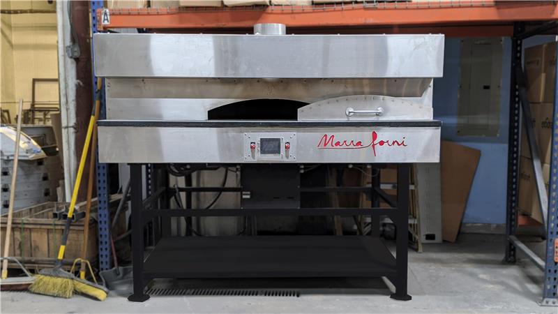 MarraForni's tweet photo. This just in... Take a look at our new Metal Electric Oven! This oven has all the functionality of a #MarraMade oven but with a compact design to help you fit it in just about any kitchen. Have you found your compact cooking solution yet? Look no further than #MarraForni 🏆💪 https://t.co/L9j8BMzSiM