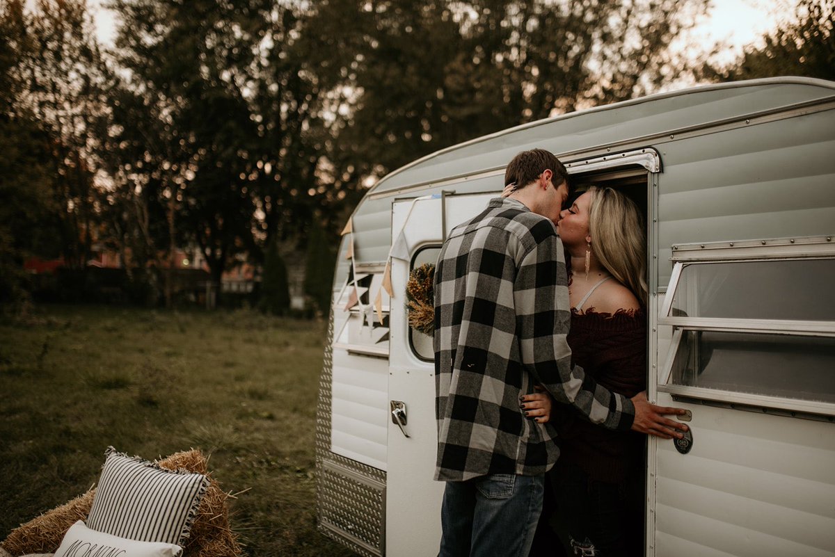 brooklynpelgen's tweet photo. Got our pictures back and I am OBSESSED OMG 🥺🥺🥺🥺🥺🥺 https://t.co/Tfl8NXwayF