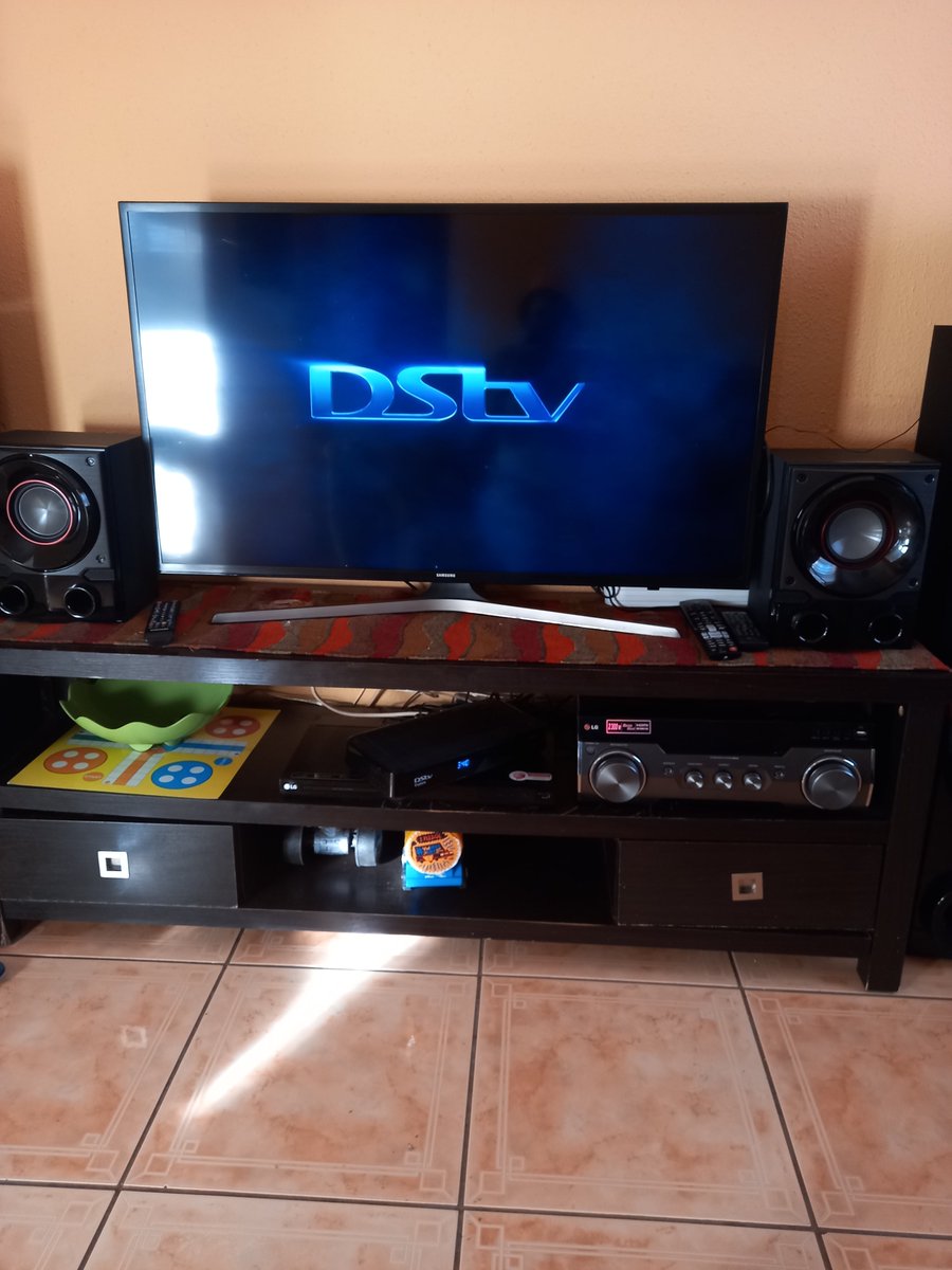 katzdee's tweet photo. @DStvCare Catch up freezes https://t.co/zqPr8OdBOq