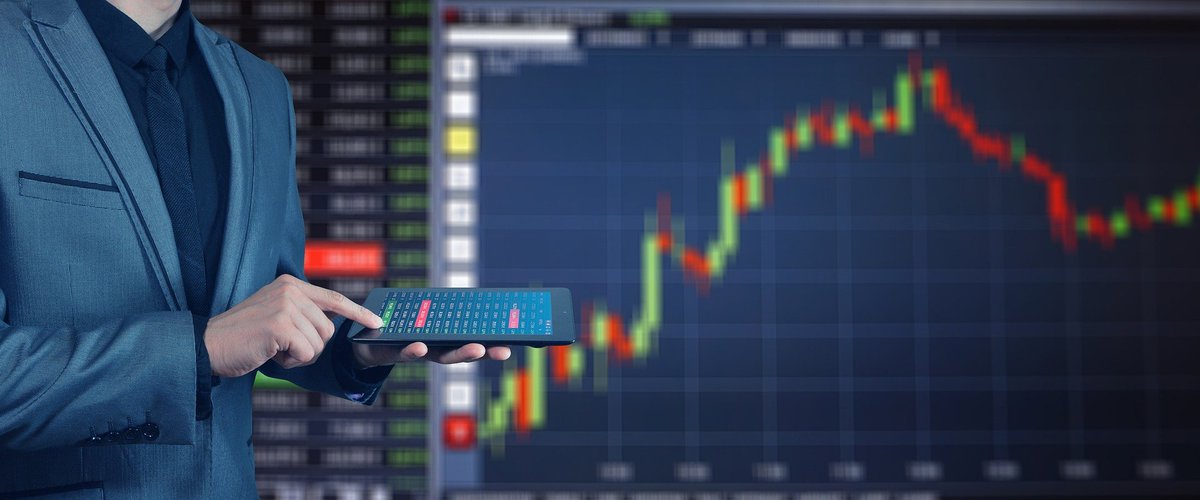 FTSE 100 in a sea of green as it recoups half the weeks losses - bit.ly/341cLTb - #FTSE100