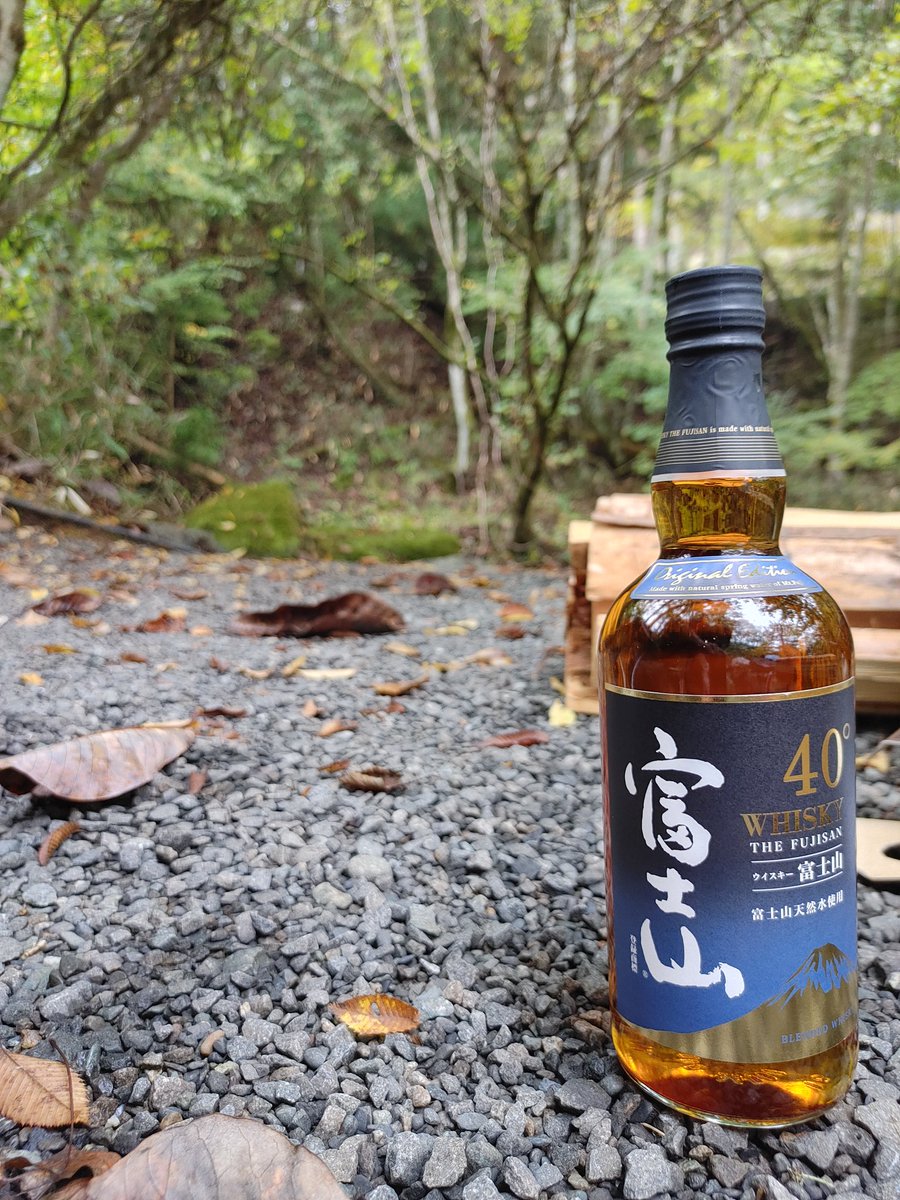 miyondayoon's tweet photo. 川とビールは神
薪とウイスキーは癒し
バイク×キャンプ=たのしい！
#砂利キャンプ 
#トライアンフ 
#スクランブラー1200XE https://t.co/pfubWGEp72