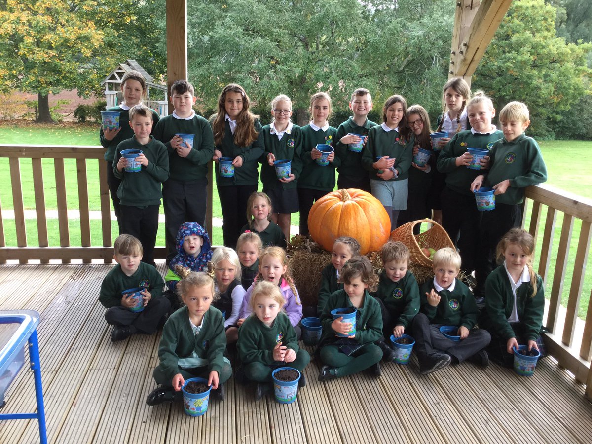 Walford Nursery & Primary School (@walfordschool) on Twitter photo Class R and their buddies have had a lovely time planting daffodil bulbs. A big thank you to Mr Shelley (Haygrove / Ross Community Gardens) <a href="/haygrovecgdns/">Haygrove Com Gdns</a> Class R and their buddies have had a lovely time planting daffodil bulbs. A big thank you to Mr Shelley (Haygrove / Ross Community Gardens) <a href="/haygrovecgdns/">Haygrove Com Gdns</a>