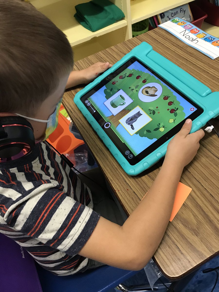 MsBeeskauK's tweet image. Our IPads are here! We are so excited to me learning to use @LexiaLearning! Thank you @MSAD60TECH! #lebanonowls #lexialearning #technologyintheclassroom