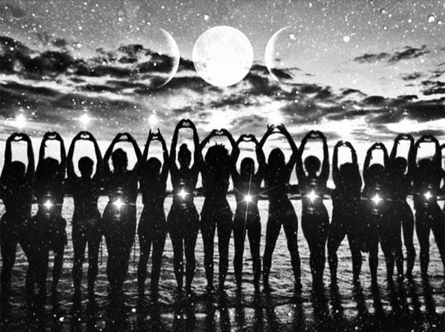IamaSoulonFire's tweet photo. It is a new moon today!  

New moons are the best time to work on manifesting what you want.  

If you are feeling disconnected from yourself, creating ritual in your life is so important, especially for women.  
https://t.co/iNpsiFJBlN https://t.co/l0oNL7yOiD