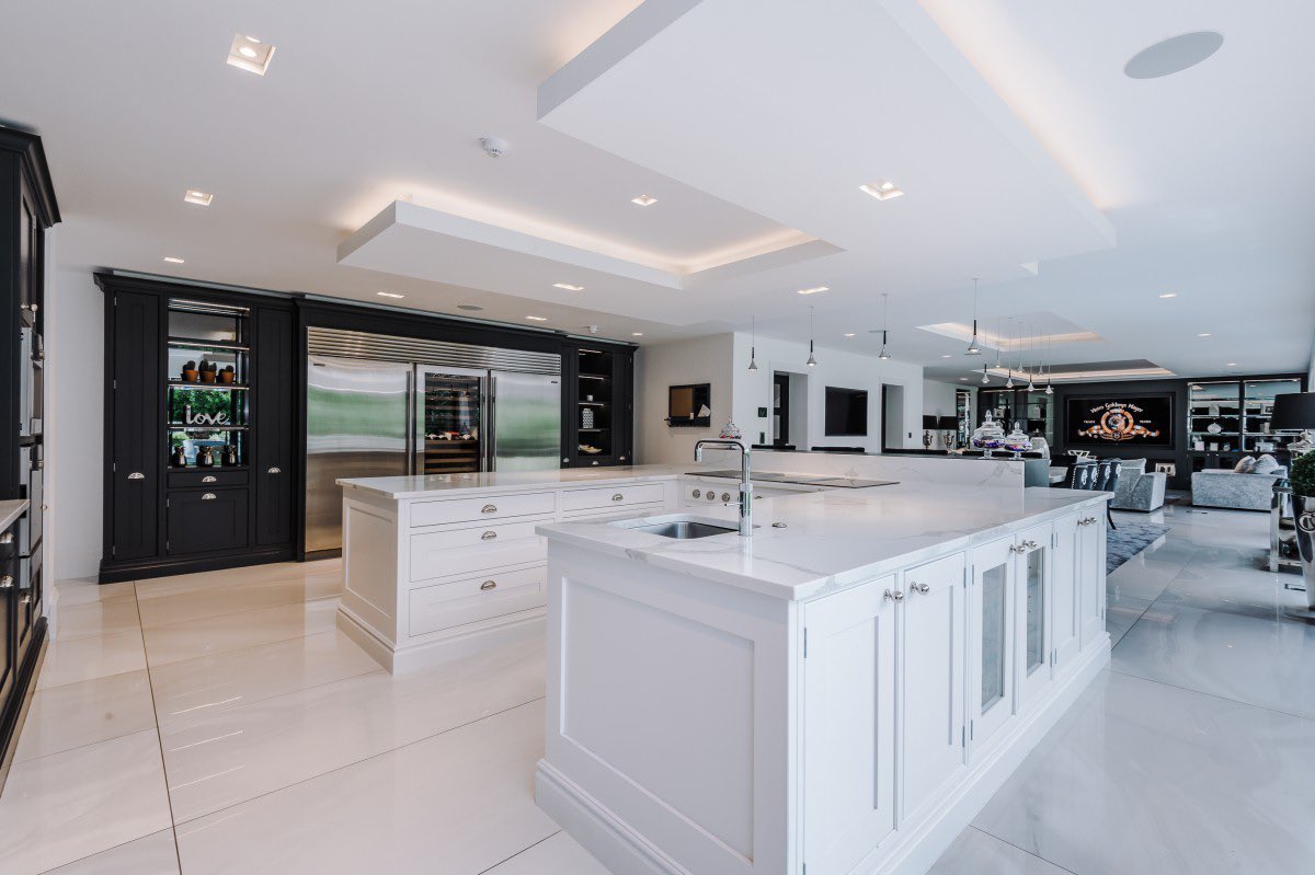 INTERIORPORN1's tweet image. Look at this home in Lancashire in the UK 😳