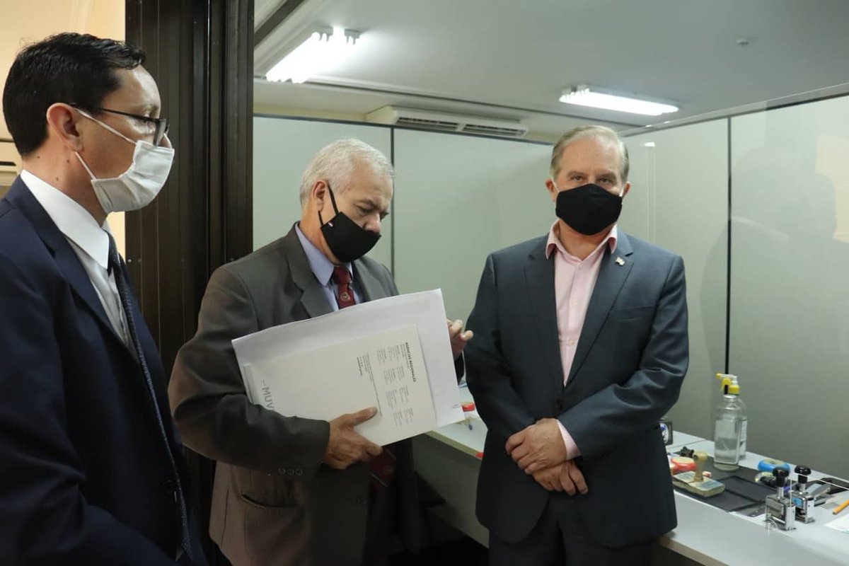 El #MUVH acercó a la <a href="/contraloriapy/">Contraloría General de la República🇵🇾</a> su plan de acciones de mejora, a raíz de las observaciones realizadas en el informe divulgado recientemente por la entidad fiscalizadora.