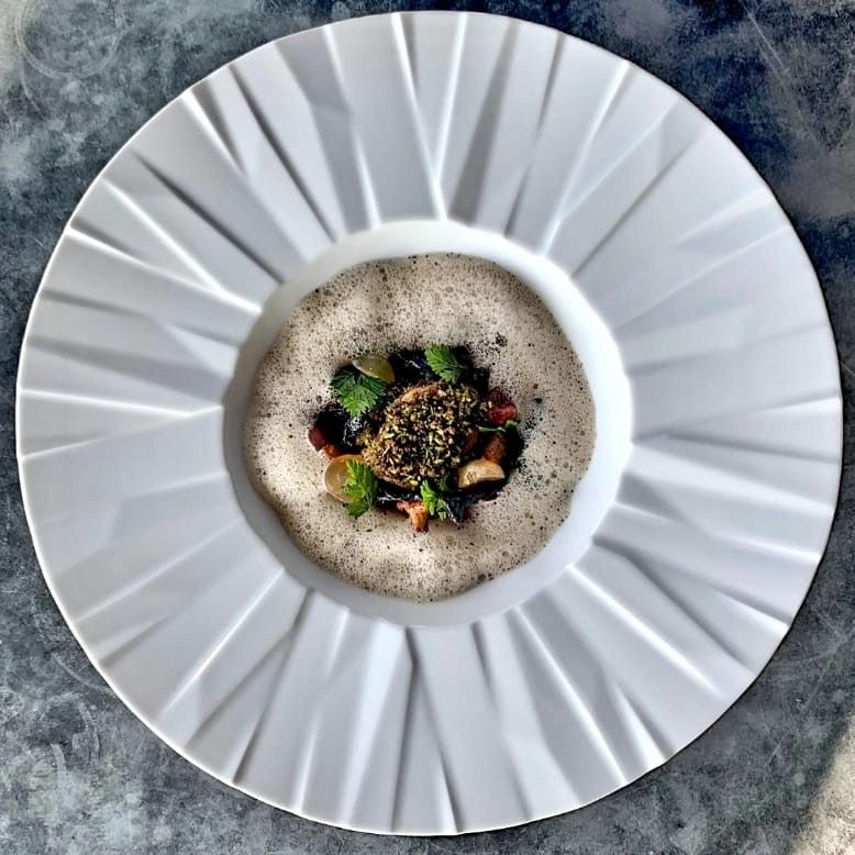 Our latest dinner menu features a delight for all the senses: A Veal sweetbread with wild mushrooms, grapes &amp; Szechuan pepper.

Our team of chefs can't wait to welcome you again to see our hard work on every plate! See our menu here 👉 buff.ly/2HaUhqw
