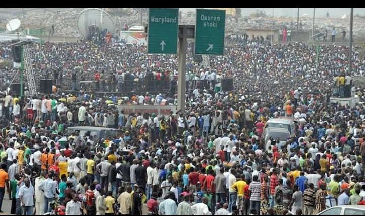 AubreyHruby's tweet photo. This is what Africa looks like. Young, ambitious &amp; wanting to be heard. #EndSARS movement in Nigeria reminds us of a quote by Jefferson "what country can preserve it’s liberties if their rulers are not warned from time to time that their people preserve the spirit of resistance?" https://t.co/pi73pzPMgJ