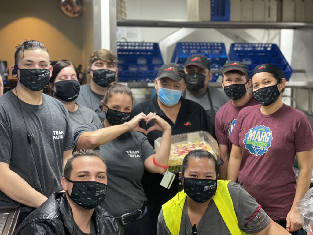 TerryDmuir's tweet photo. Happy birthday to Miguel - 52 years young and spending it working prep @Chilis!! We 🌶‘s ❤️ u and appreciate all you have done for our team over the past 12 years!! Hope you have an amazing bday!@TbernickeTricia @Jenn_Manley12 https://t.co/vSulYoIhhd