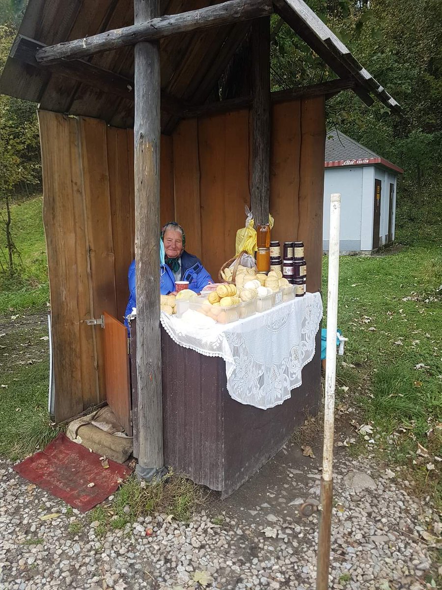 givemethisjuice's tweet photo. przepraszam ale muszę to tu dodać bo sie poplacze chyba
jakby ktoś byl w okolicach to proszę, zajrzyjcie do tej pani :( https://t.co/hqrGiDgrUm