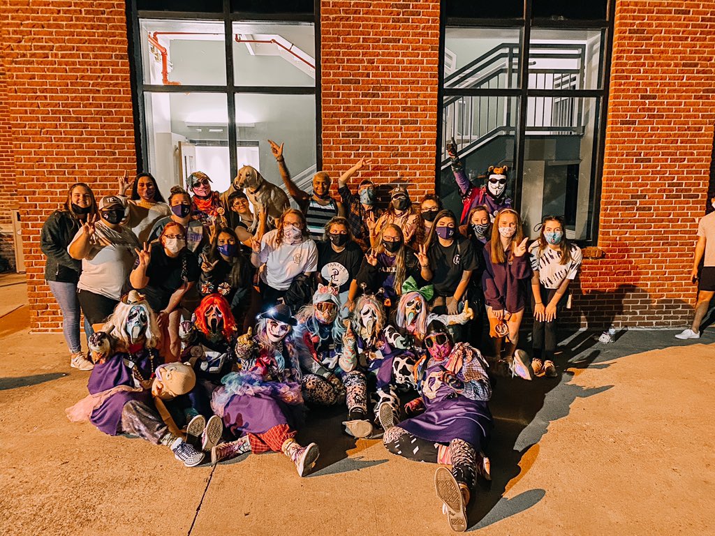 PANKUSTSU's tweet photo. WE 💜 POO! Still thinking of the s’mores we had for Texan Spirit Week🍫 https://t.co/nOs6N7OGYY