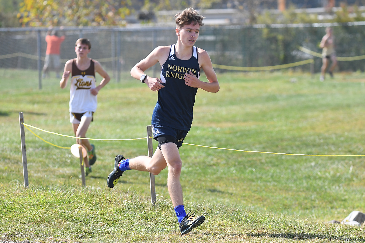 🏃‍♀️🏃‍♂️GCC's Corinn Brewer and Norwin's Alex Jubert win gold at Westmoreland County Cross Country meet.
More pics, event recap story, full meet results and links to photo galleries on our site >> 
westernpasports.com/blog/2020/10/w… <a href="/GCC_Centurions/">GreensburgCentralCatholic</a> <a href="/NorwinXC/">Norwin XC</a>
